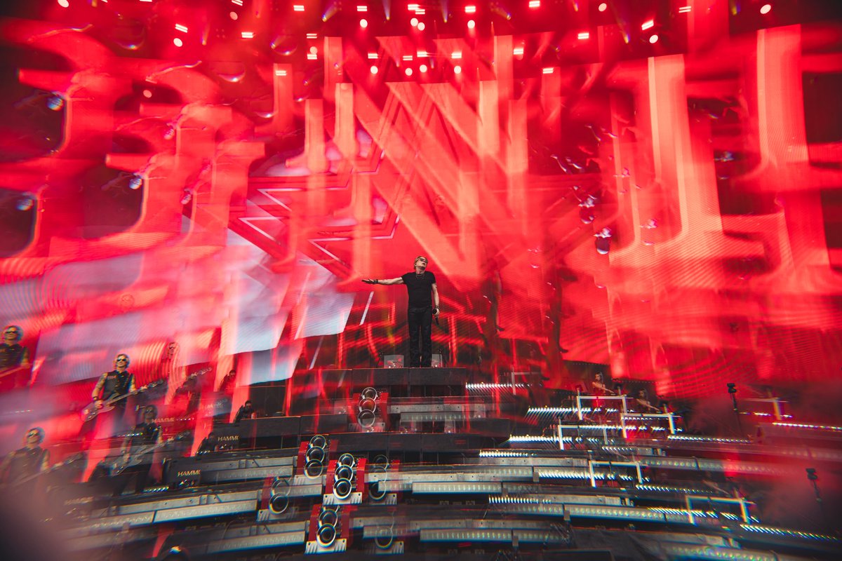 gunsnroses's tweet image. Thank you, Hradec Králové! It was a great F’N’ night.
