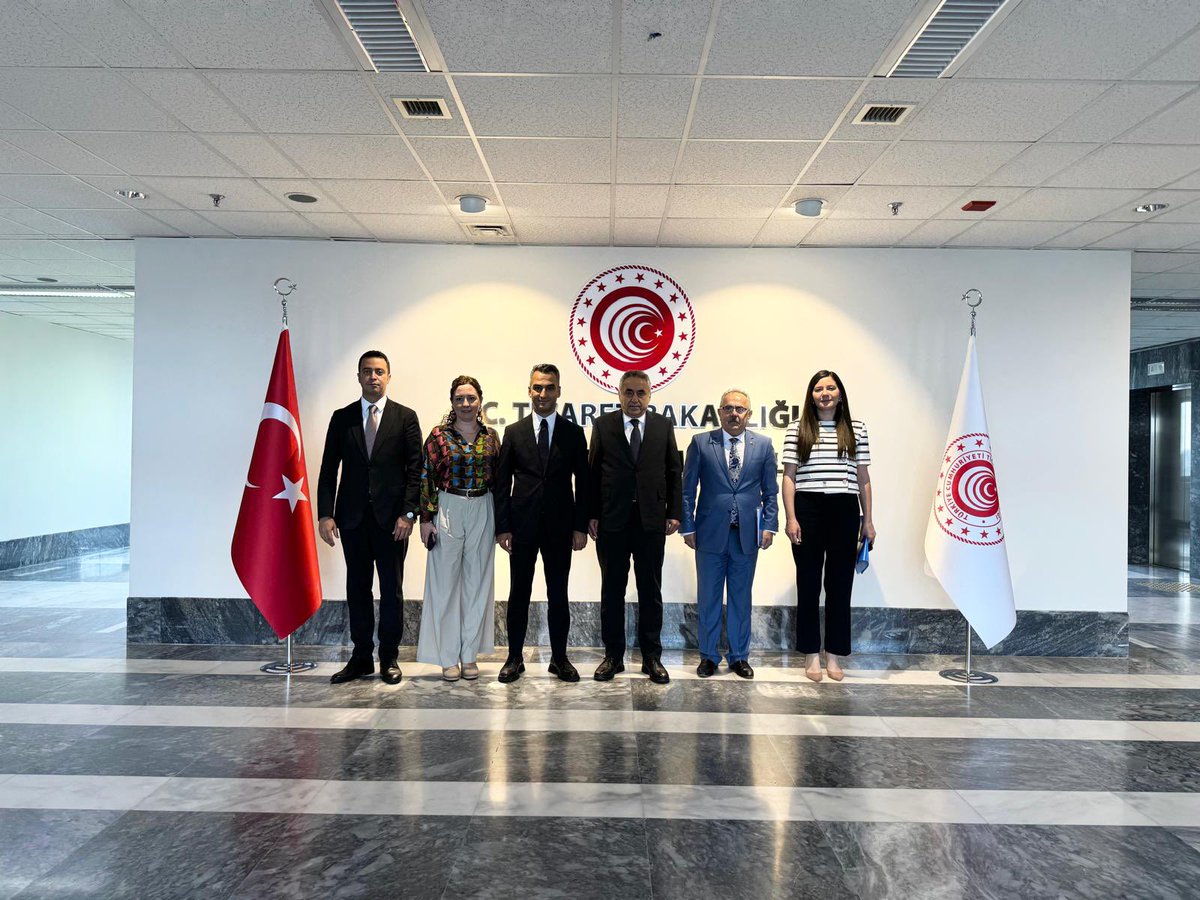 📌Genel Başkanımız Türkeş Güney ve Genel Başkan Yardımcımız Nebi Yay  ile birlikte Ticaret Bakanlığı Personel Genel Müdürü Yasin Aydoğan’ı ve heyetini ziyaret ettiler.

📌Ziyarette; Ticaret Bakanlığı personeline ödenen ek ödeme ve fazla çalışma ücreti gösterge rakamlarının