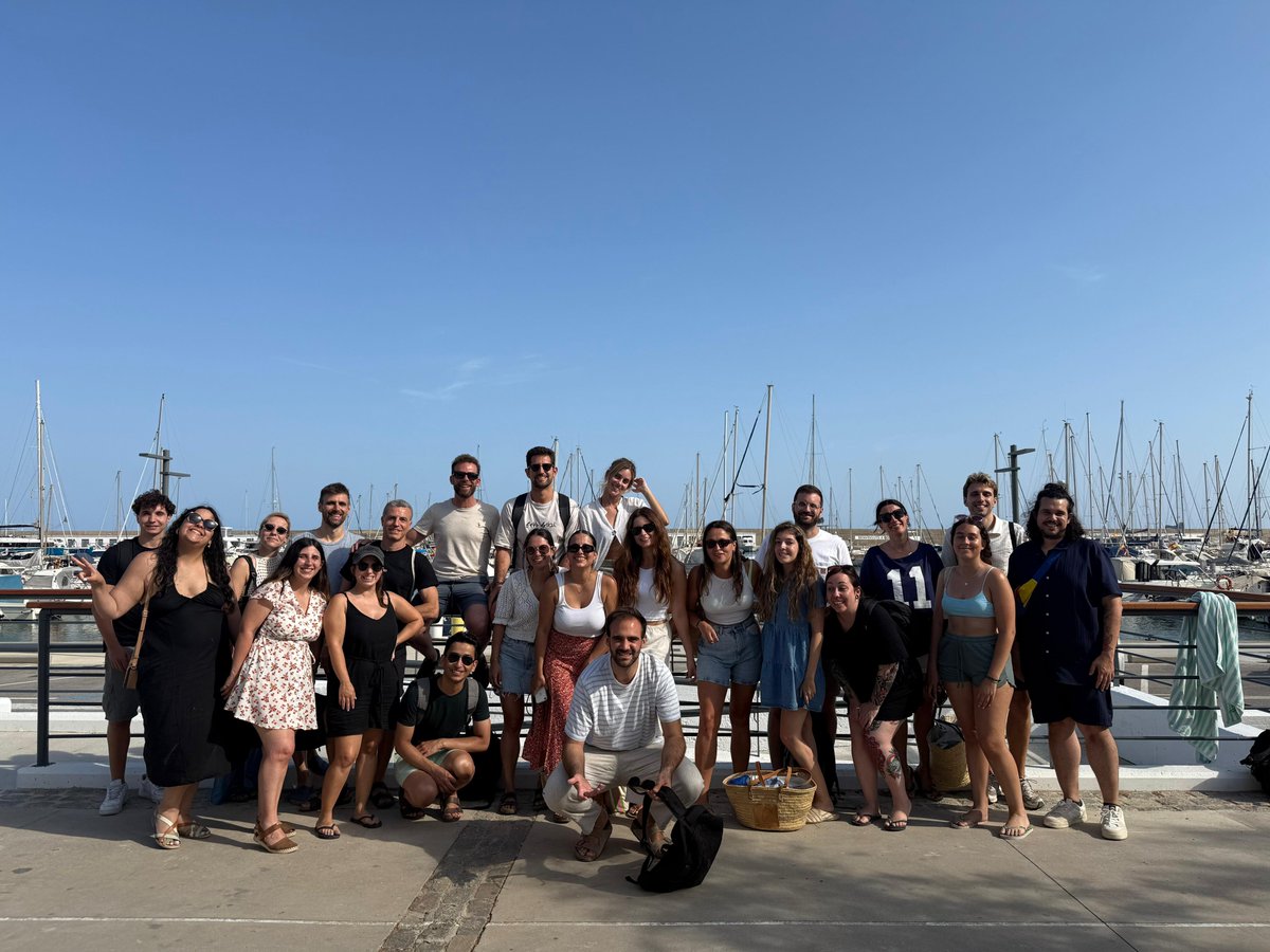 JEVNET's tweet image. Así fue nuestra Summer Party en Jevnet: risas, tablas, buen rollo y mucha arena 🏄🏻♂️☀️
Sin reuniones, sin prisas. Solo ganas de disfrutar y conectar de verdad.
Volvimos con las pilas cargadas y más equipo que nunca.
#JevnetLife #TeamBuilding #SummerVibes