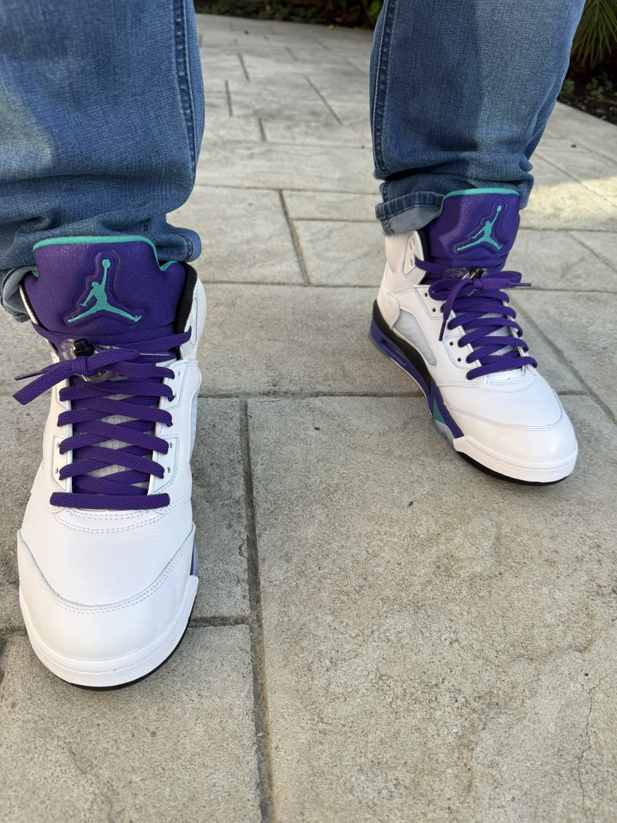 #kotd #Jordan #jordan5 Top of the morning X fam! Swapped the white laces out for grape 🍇 color laces 🔥❤️