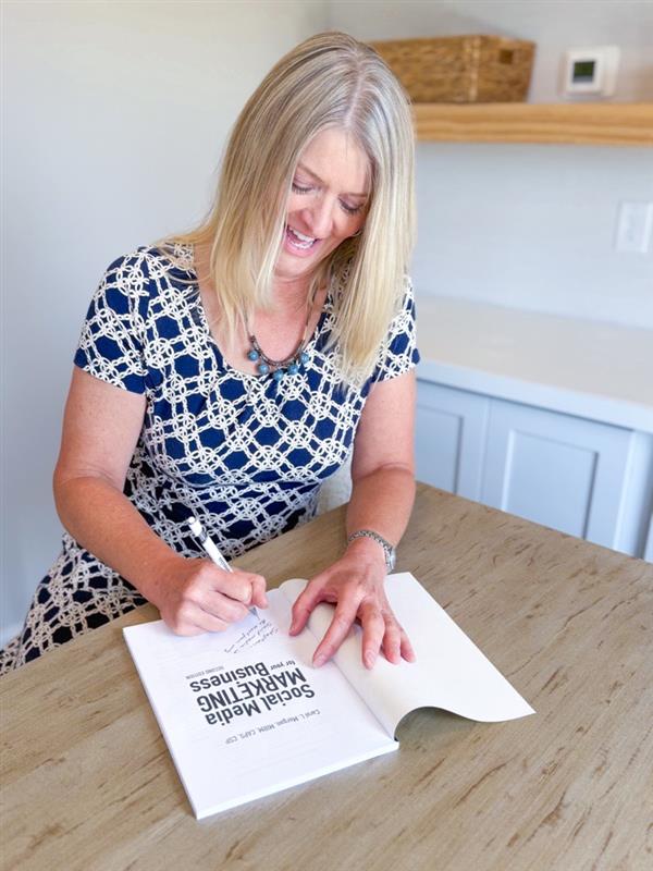 It’s official. Carol Morgan, President of Denim Marketing, just signed the first copy of the second edition of Social Media Marketing for Your Business.

Now available with updated strategies to attract, engage and convert.

builderbooks.com/social-media-m…