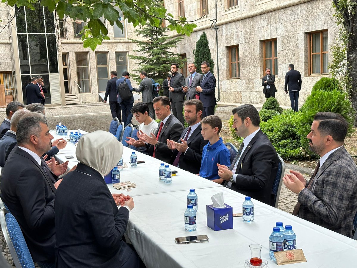 Av.İbrahim EYYÜPOĞLU (@ibrahimeyyupogl) on Twitter photo Ankara Milletvekilimiz Orhan Yeğin’in kıymetli babasının vefatı dolayısıyla taziye ziyaretine bulundum.
Merhuma Allah’tan rahmet, kıymetli vekilimize ve ailesine başsağlığı ve sabır diliyorum.
<a href="/RTErdogan/">Recep Tayyip Erdoğan</a> <a href="/orhanyegin/">Orhan YEGİN</a> Ankara Milletvekilimiz Orhan Yeğin’in kıymetli babasının vefatı dolayısıyla taziye ziyaretine bulundum.
Merhuma Allah’tan rahmet, kıymetli vekilimize ve ailesine başsağlığı ve sabır diliyorum.
<a href="/RTErdogan/">Recep Tayyip Erdoğan</a> <a href="/orhanyegin/">Orhan YEGİN</a>