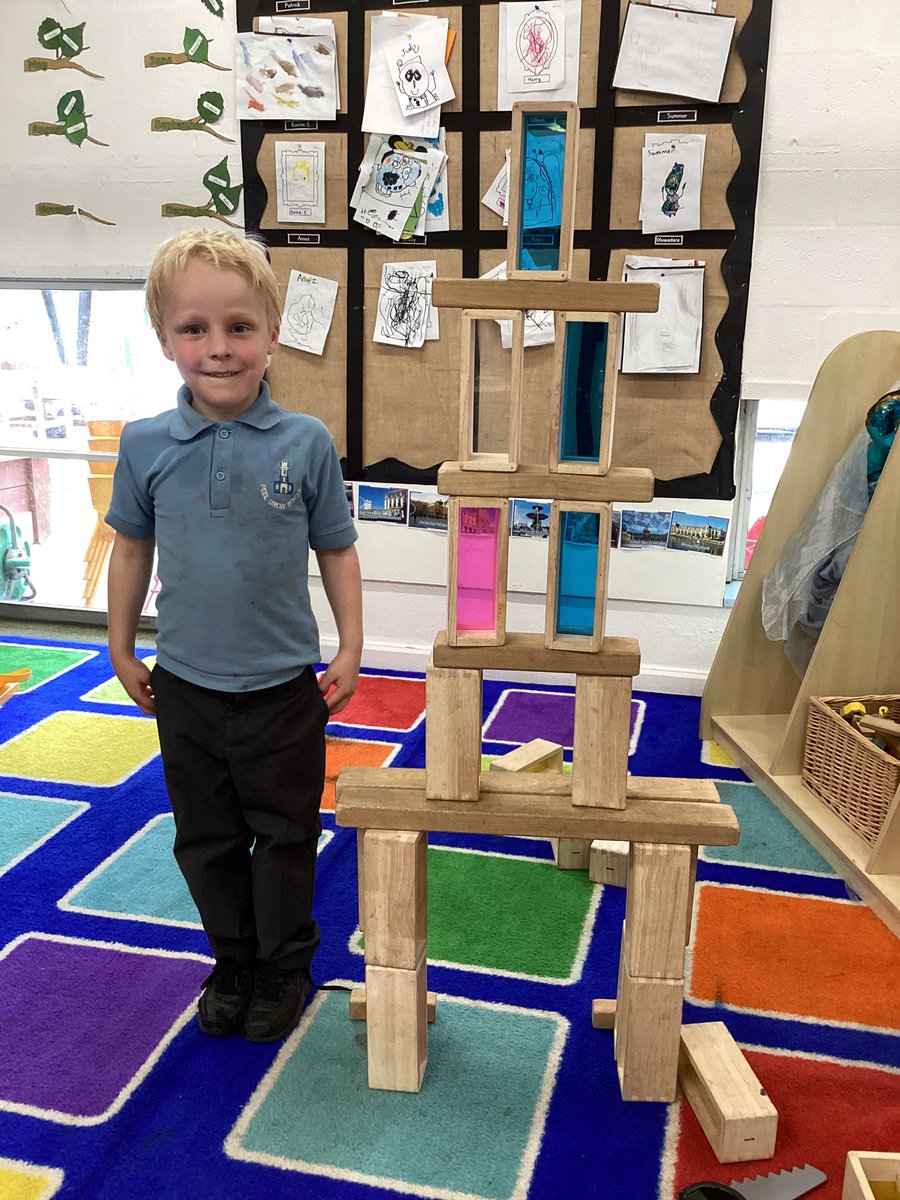 ⭐️Early Years⭐️ take a look at this wonderful Eiffel Tower that was built in the small world today! 🇫🇷