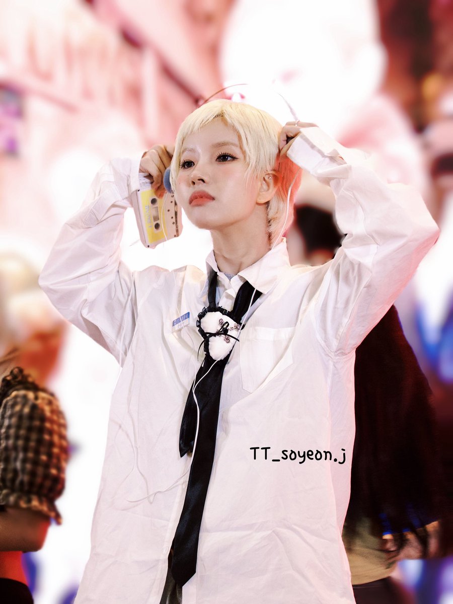 soft soyeon (@softyeonpilled_) on Twitter photo 