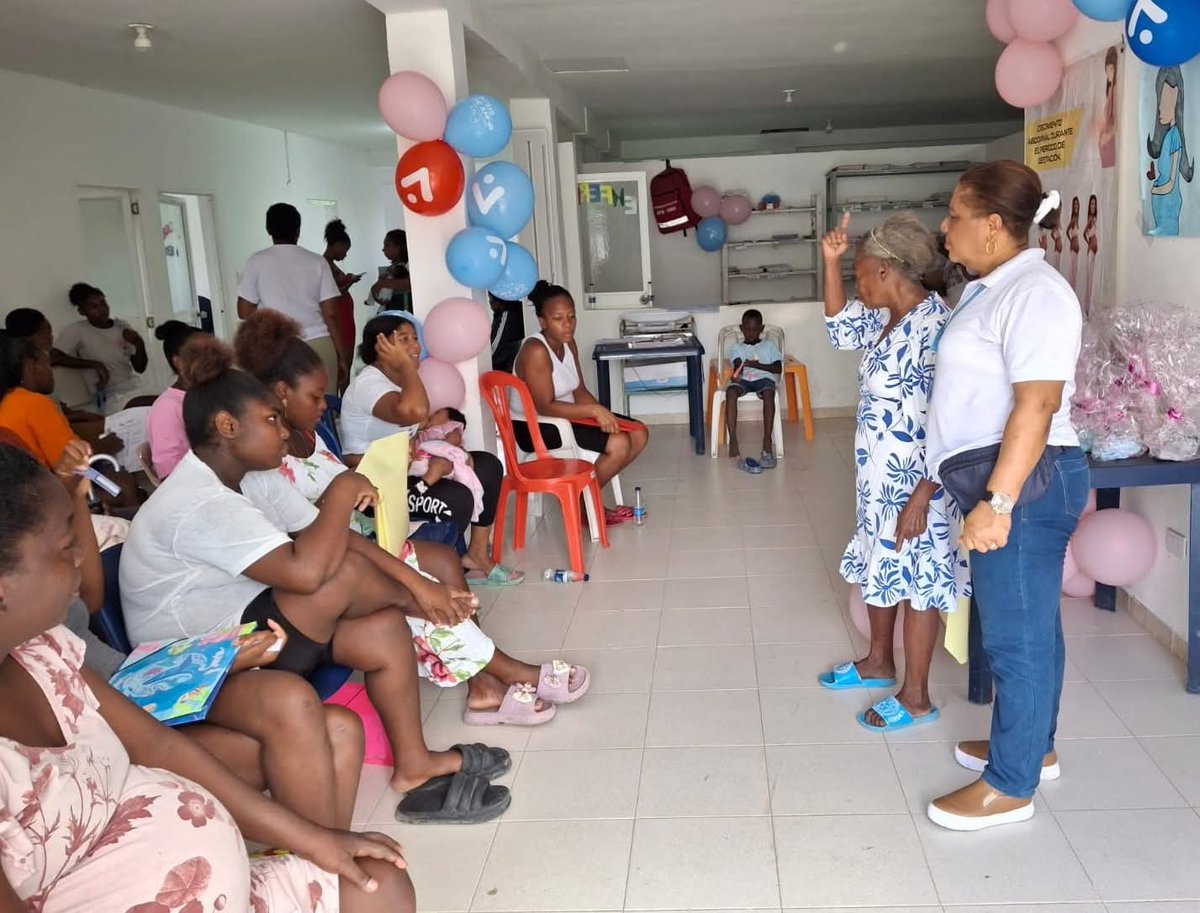 CHDN1's tweet image. ✅ El curso de Maternidad y Paternidad Responsable llegó a San Luis Robles. Profesionales de la ESE CHDN brindaron pautas clave para cuidar a la gestante y bebé, integrando saber ancestral y médico. Alimentación, controles y apoyo familiar, pilares para un 🤰🏻embarazo sano.