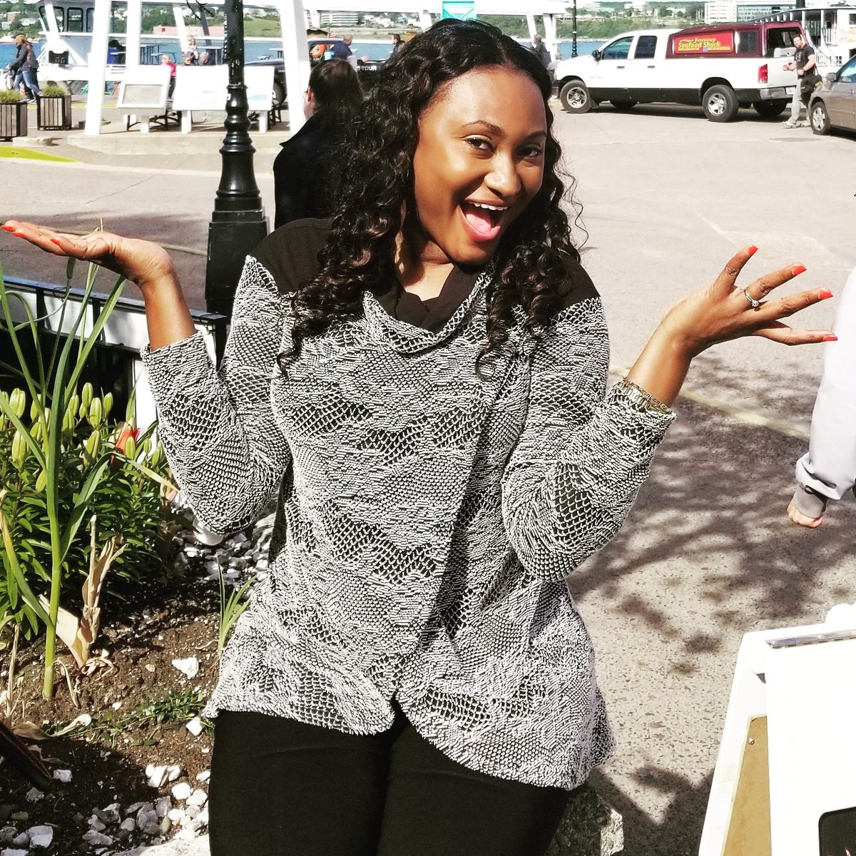 Fabiennecolas's tweet image. Proudly Haitian by birth, Canadian by choice!
Canada gave me a second home, amplified my dreams, and embraced my voice.
Happy #CanadaDay to all who build a more inclusive, diverse and united country!
Haitian. Montrealer. Quebecer. Canadian... For life. 💓
#StrongerTogether