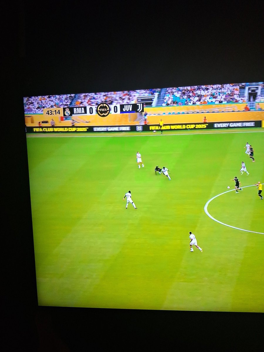 OPHlendario's tweet photo. Jogo da série B tá mais emocionante, que joguinho fraco é esse. #cazetv #RealMadrid #juventus #MundialDeClubes2025 https://t.co/3V2IfsHvIs