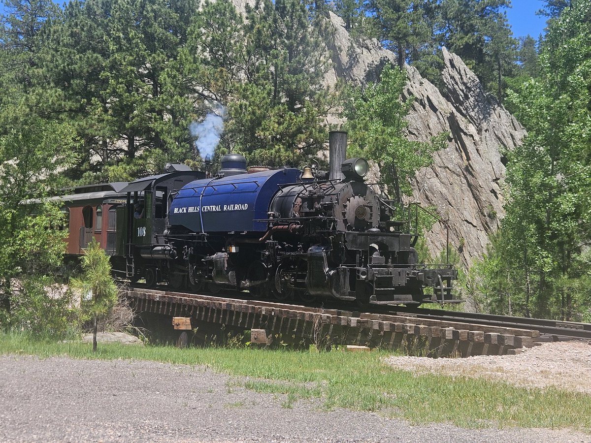 mqtcreations's tweet image. I have found peak