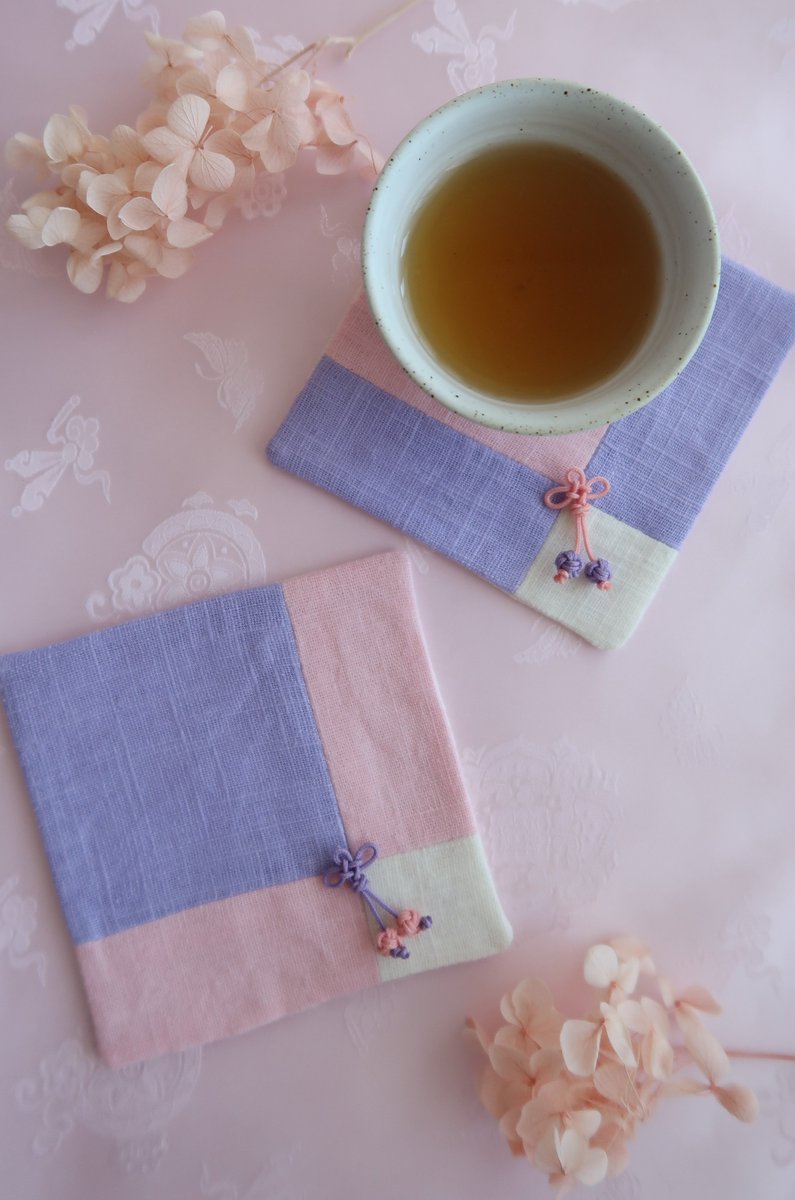 lyllya_o's tweet photo. ✨Self promotion time ✨
I opened my online shop today ! I make accessories with #maedup (korean knot) ! 
If you want to take a look ⇉ https://t.co/FUzIqUygaN
Currently, I only ship in France but feel free to contact me if you live in Europe, so I can check what I can do ;) https://t.co/IPCEjMSH1T