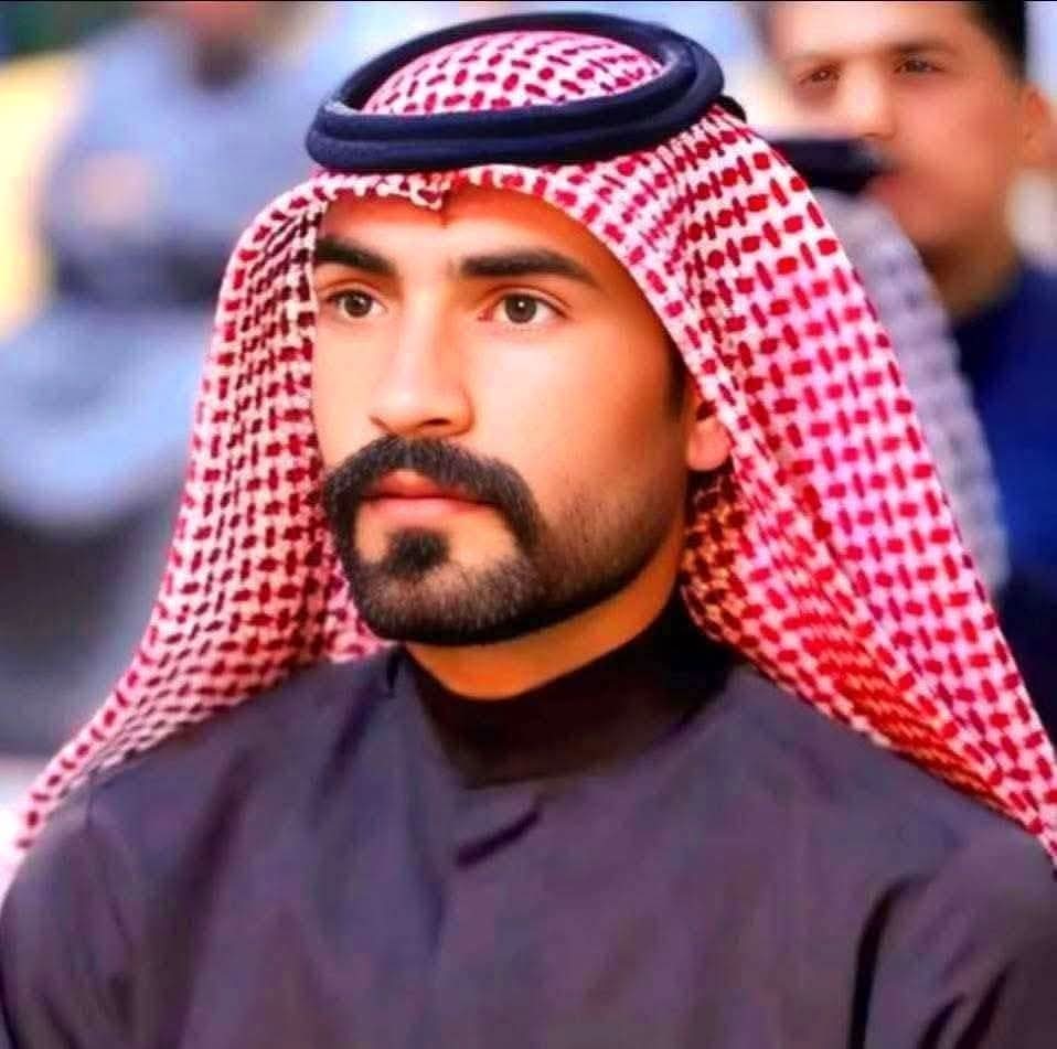 نبرأ  من ام الجمل والفاجرات 
والخليفة الثالث والگبلة الـ ثنين 
والسقيفة والساعده وذمهم حلال 
ذول وي ابليسهم متحالفين 
مانجامل ومانصافح عدنا ثار 
نطلب بكسر الضلع ويا الجنين 
احنا يوميه الفجر گبل الصلاة 
ننطر الموعود من ولد الحسين
قلت حقا.. احسنت
#ام_الجمل_والفاجرات