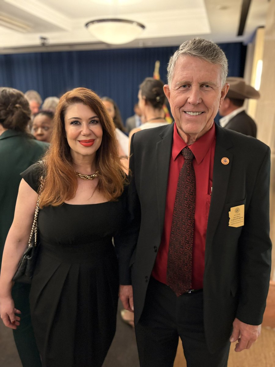 Honored to have been at the Governor’s bill signing ceremony for the state budget 👏