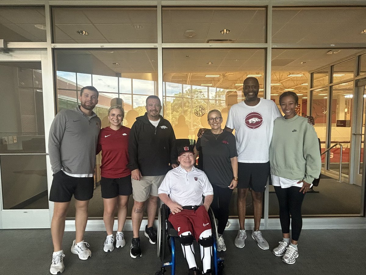 evan_lee2022's tweet photo. Got the Amazing Opportunity to Hangout with The Arkansas Razorbacks Women’s Basketball team today! Thank you to Coach Johnson For Letting me have this amazing opportunity 

@RazorbackWBB https://t.co/dYXbedftky
