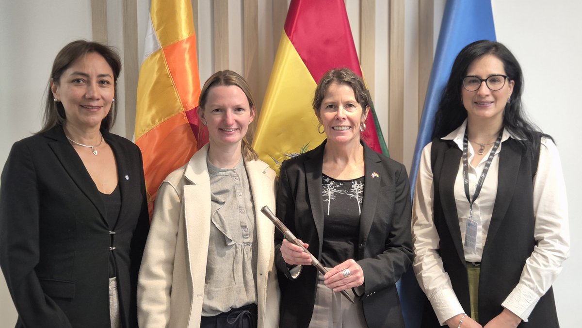 Canadá asumió la Presidencia del <a href="/grusbolivia/">GRUSBOLIVIA</a> , a través de su Jefa de Cooperación, Laurie Rogers. 
Acompañaran este periodo dentro la Coordinación, el Banco Mundial y la Embajada de Alemania.
<a href="/CanadaenBolivia/">Canada en Bolivia</a> 
<a href="/AlemaniaBOL/">Embajador de Alemania en Bolivia</a> 
<a href="/BancoMundialLAC/">Banco Mundial | América Latina y el Caribe</a>