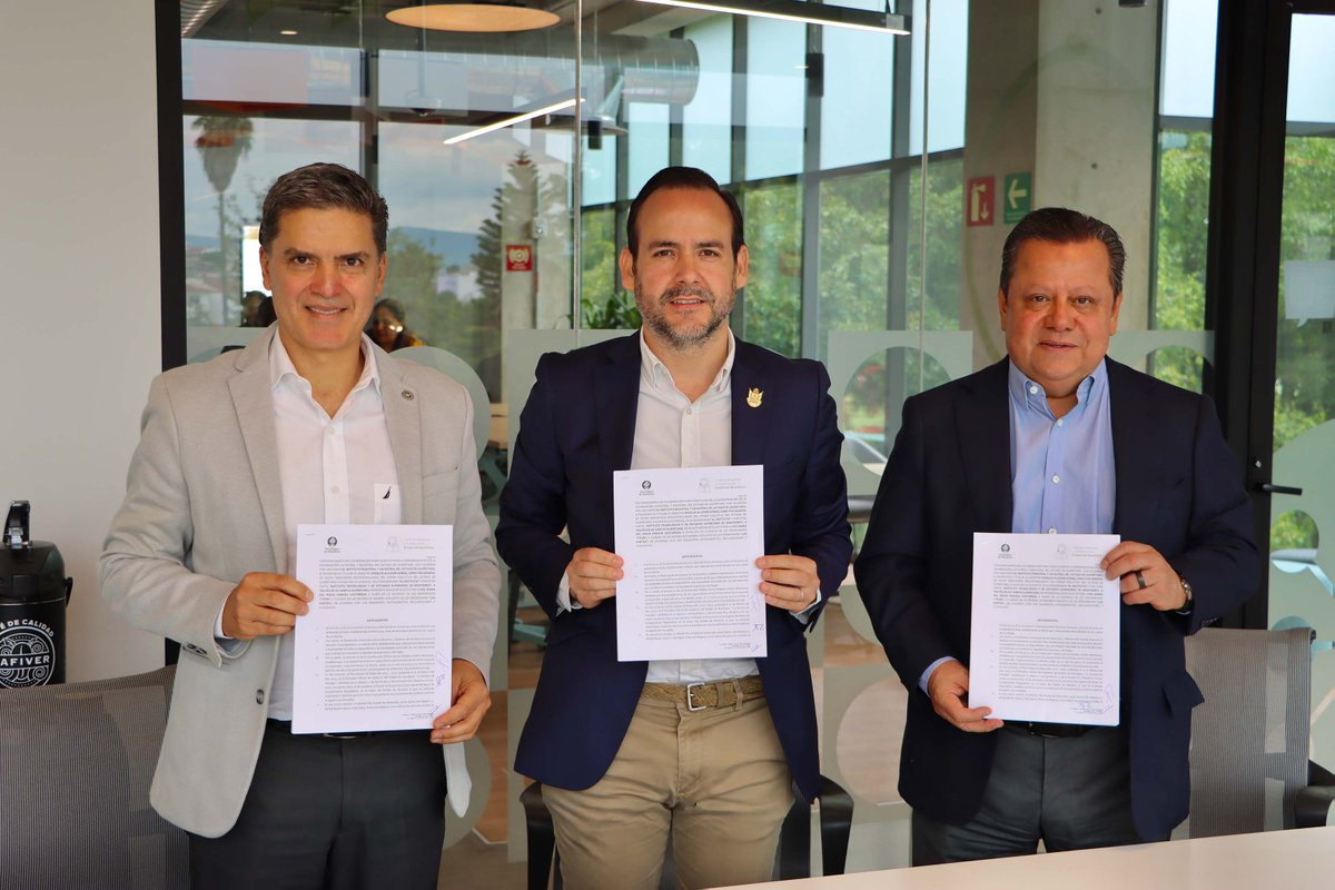 Hoy firmamos un convenio con el Instituto Registral y Catastral de #Querétaro.
Una alianza que suma innovación, datos y colaboración para modernizar procesos que impactan directamente a la ciudadanía.
El Tec no solo forma estudiantes: impulsa soluciones reales.