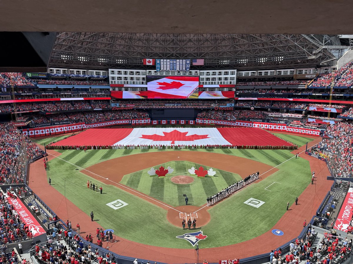 Never gets old.  🇨🇦❤️