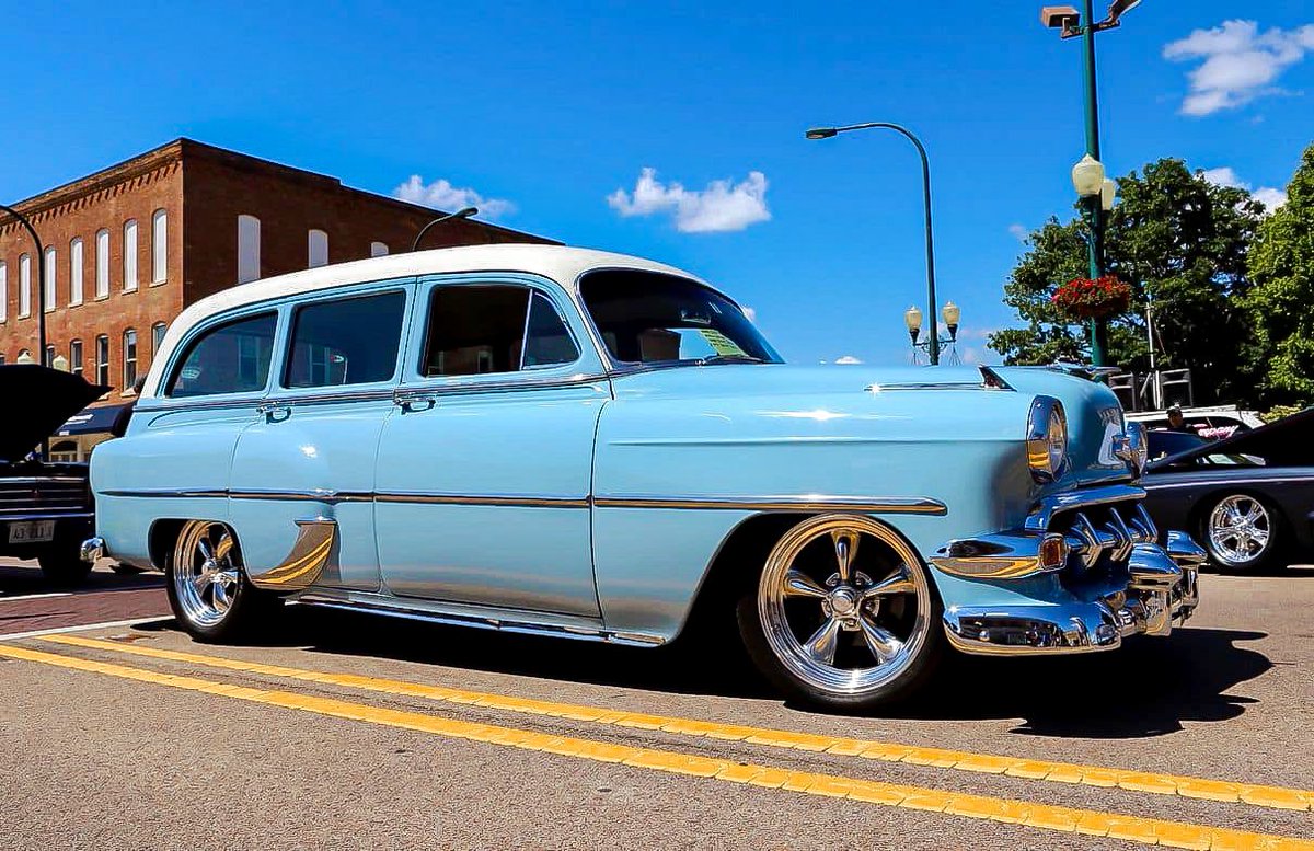 🚗 It’s officially Car Show Month in Sycamore! Mark your calendars for July 26 &amp; 27 as downtown rolls out the red carpet for chrome, classics, and community fun. Shine up those wheels—it’s almost time to cruise!✨
 
#DiscoverSycamore #CarShowMonth #SycamoreIL #ClassicCarWeekend