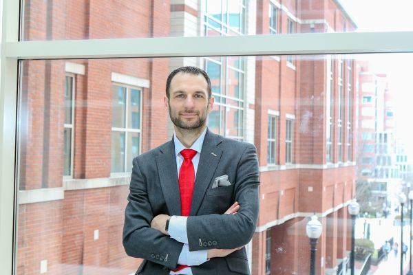 DannyMuehlschMD's tweet image. Jed Wolpaw, MD, MEd, FASA has been named Vice Chair of Education for @HopkinsACCM! 🎉
Nationally known for innovative teaching & the ACCRAC podcast, Dr. Wolpaw will lead our vision to make ACCM the gold standard in medical education. #MedEd #AcademicExcellence