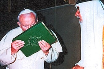 FrontCnot's tweet photo. Jan Paweł II zjada Koran, aby powstrzymać napływ do Polski osób z Bliskiego Wschodu i Afryki Północnej. https://t.co/kiMDCBoIoS