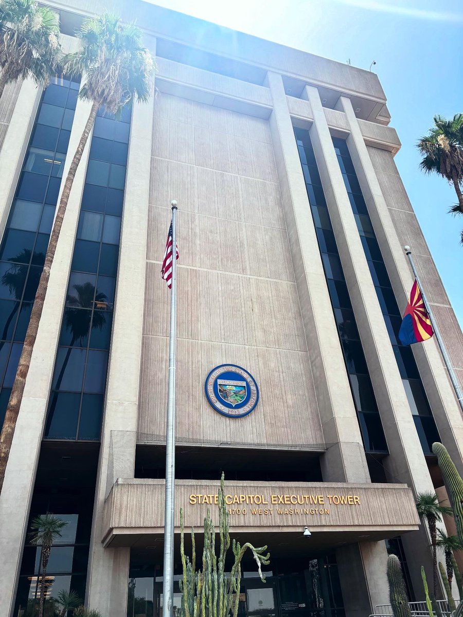 AZ_FOP_32's tweet image. Lodge 32 attended the AZ budget signing. We helped secure a 5% raise for State Troopers — a step forward.
Much more work ahead to ensure all DPS employees are fairly compensated.
Thank you @GovHobbs, @AZDPS Dir. Glover, @AZTroopers & lawmakers.
#AZTroopers #ArizonaBudget #FOP