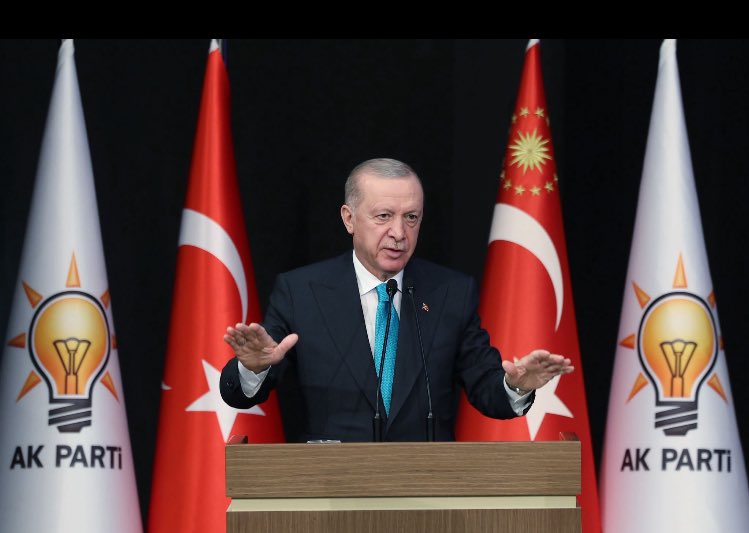 masifegundogdu's tweet photo. 📍 AK Parti Genel Merkez

172. Genişletilmiş İl Başkanları Toplantımızı Genel Başkanımız ve Cumhurbaşkanımız Sayın @RTErdogan'ın başkanlığında gerçekleştirdik.

Toplantımızın ve alınan kararların hayırlara vesile olmasını diliyorum 🇹🇷

@yilmaz_seven @Erdalarikan12 @NihatDogu12 https://t.co/wsWQKxQC7N