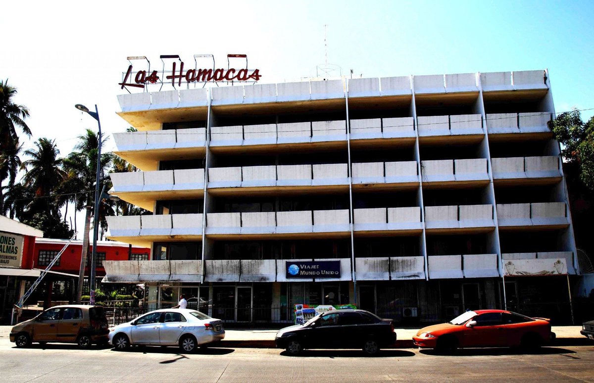 elsurdeguerrero's tweet image. #Entérate| ⭕Estalla huelga en hotel Las Hamacas de #Acapulco, dañado por #HuracánOtis

#Guerrero
tinyurl.com/ys7pbxs6