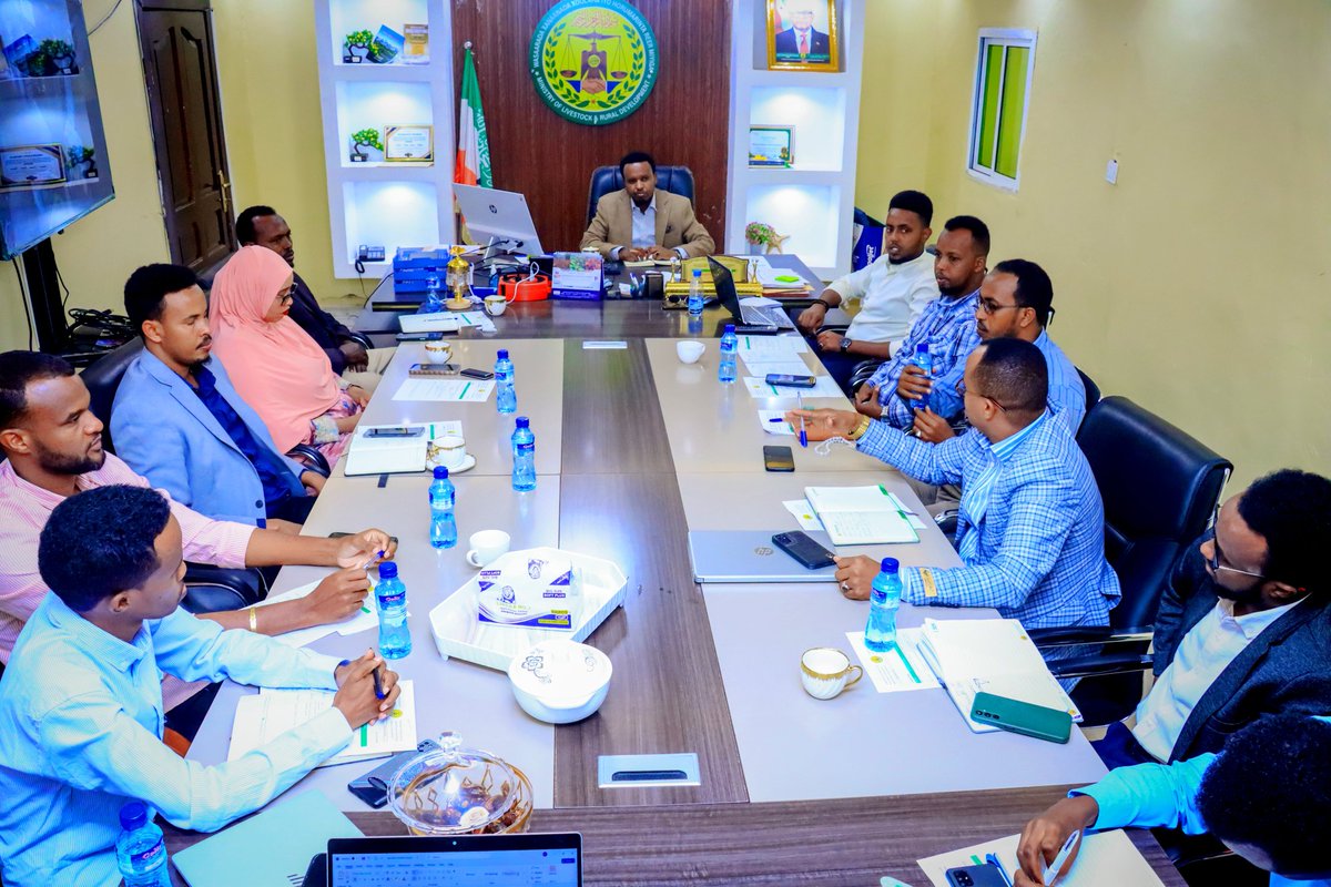 MoLRDSOMALILAND's tweet photo. The Ministry of Livestock &amp; Rural Development, under the leadership of Director General  𝗔𝗵𝗺𝗲𝗱 𝗢. 𝗝𝗮𝗺𝗮,today convened its routine technical meeting to review ongoing operations, enhance inter-departmental collaboration,and accelerate service delivery across the country https://t.co/aCrxRekazj