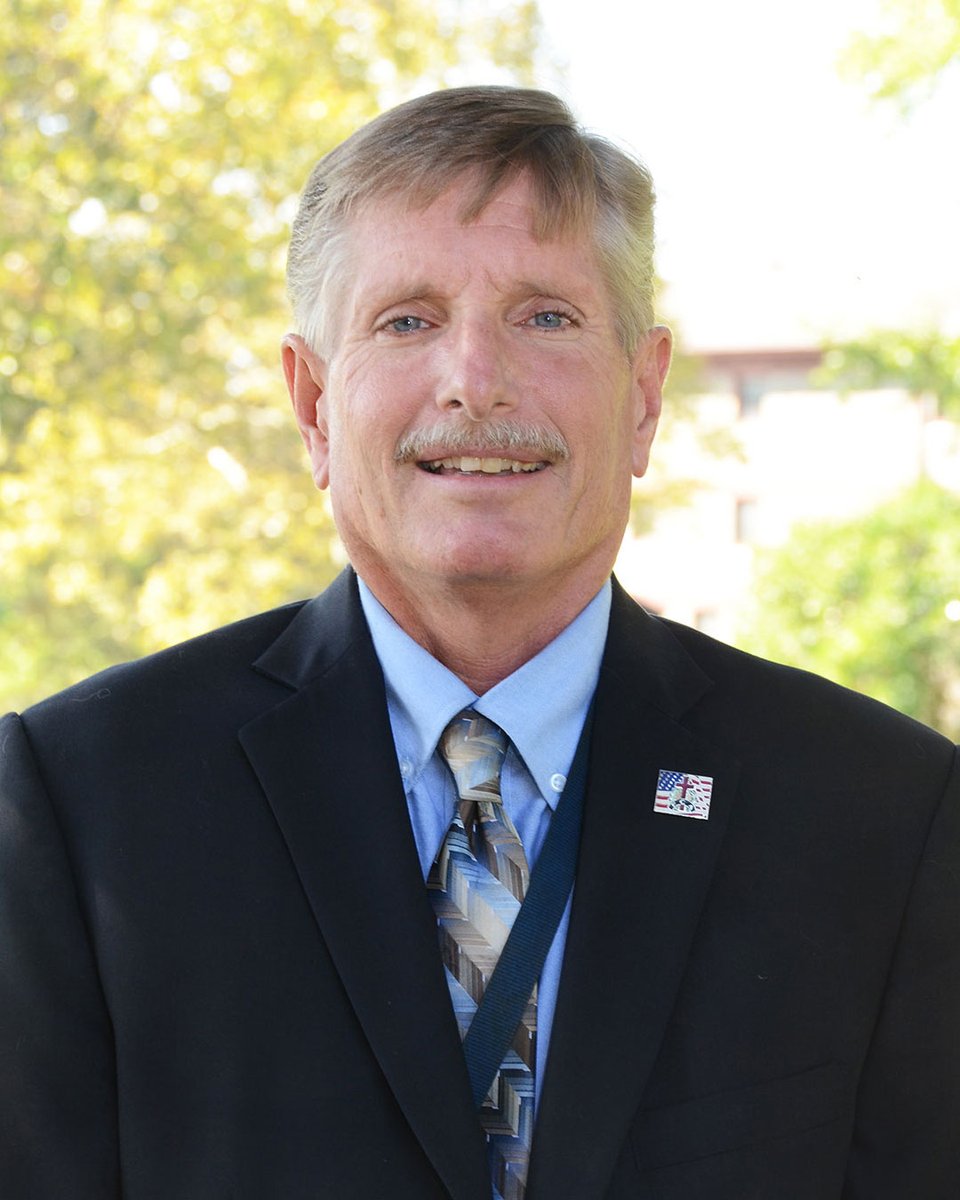 After 36 years of dedicated service, Dale Plummer, Director of Athletics, is retiring from Williamson. Thank you, Dale, for your unwavering dedication to our students and community. Join us in wishing Dale a wonderful retirement! Read the news article: bit.ly/3IqC7jS.