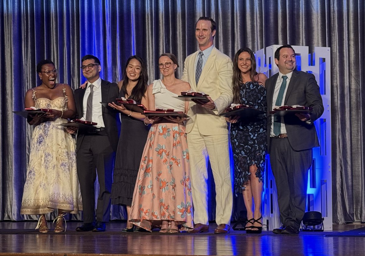 Congratulations to the <a href="/washusurgres/">General Surgery Residency at WashU Medicine</a> Class of 2025! Your grit, growth, and countless 2am consults have paid off. Wishing you all the best in the ORs and adventures ahead! So proud to call you my colleagues! 🥹✨😷