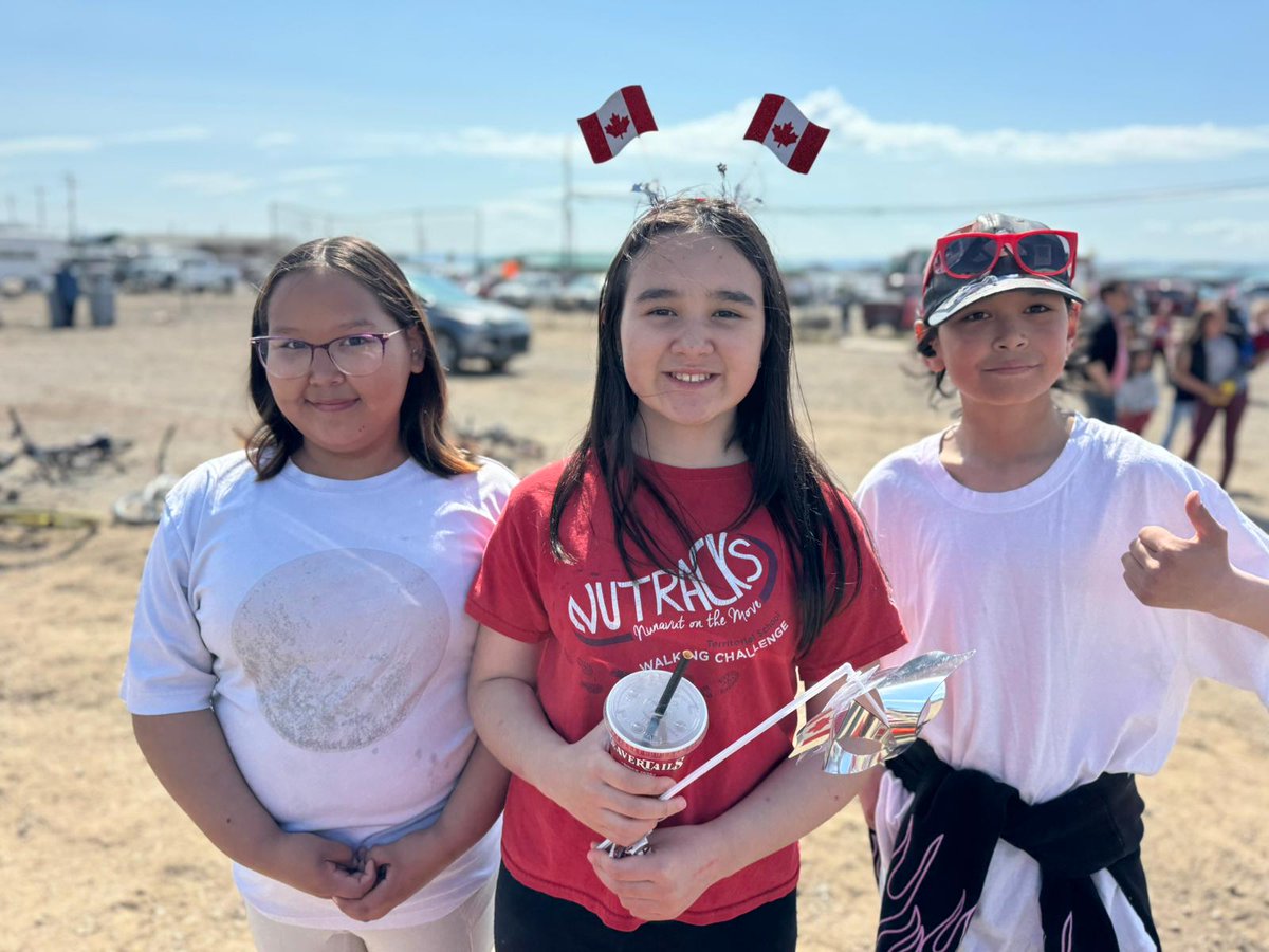 j_akeeagok's tweet image. Quviahuutigilugu Kanatap Ublua!
Hinaanin hinaanun, quviahuutigiblugu nuna, pitquhiq, uvalu inuit nunaqjuaptingni. Ublumi, akhuuqhaijaffi qujagijumaplugu piniqpiarninga Nunavunmi—nunarjuaq, imaq, akhurnatqiarlu, inuit nunagijait.