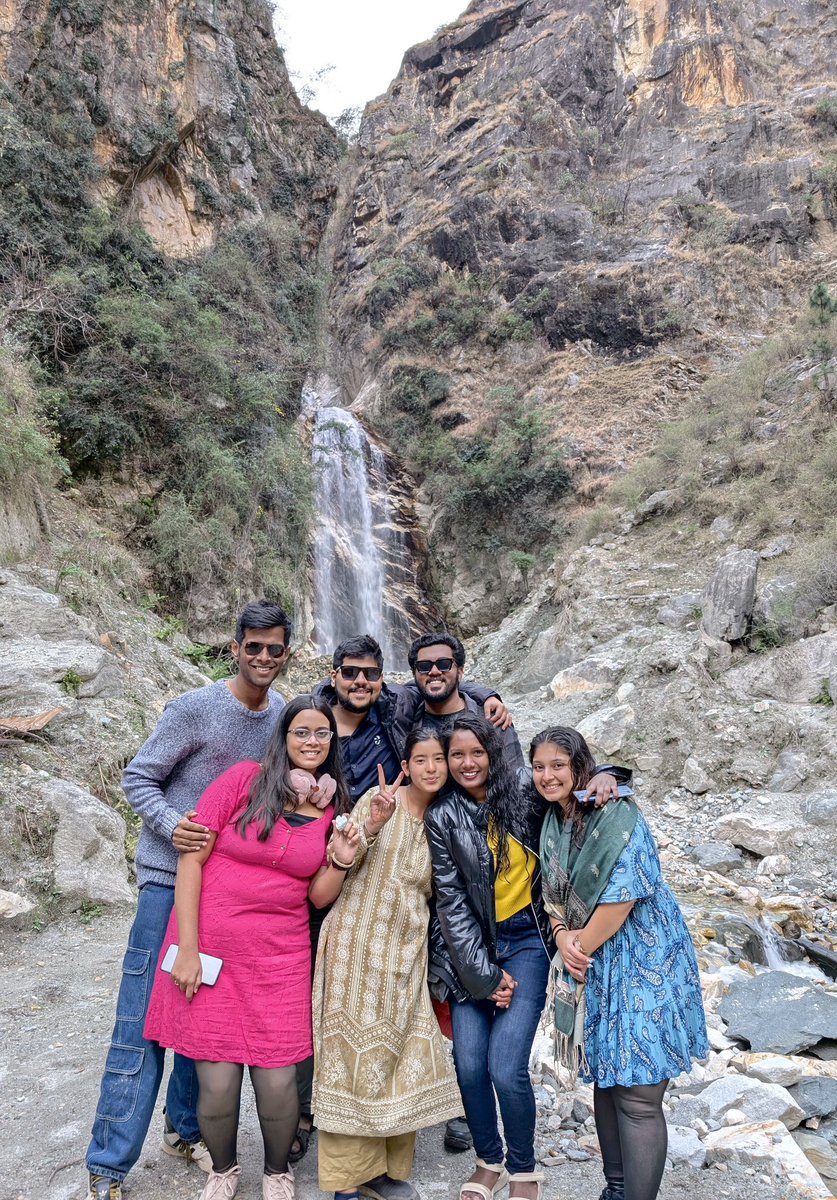 localchokra's tweet photo. We lost Pallavi &amp; her father in the Sainj floods as she tried to save him. Help us aid her mother &amp; rebuild her village.

GPay: +91 84549 41105 (Pranay)
Please send a screenshot to the same number. Any contribution means the world.

More in comments 🧵 https://t.co/eIDbmIPM37