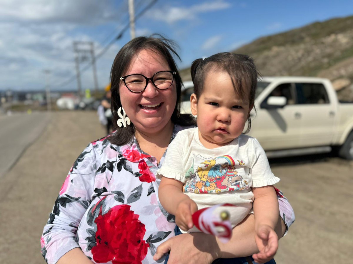 j_akeeagok's tweet image. Bonne fête du Canada! Nous célébrons la terre, les cultures et les gens qui composent notre pays. Aujourd’hui, je vous encourage à prendre un moment pour prendre la mesure de la beauté du Nunavut, de ses terres, de ses eaux et, surtout, de son peuple.