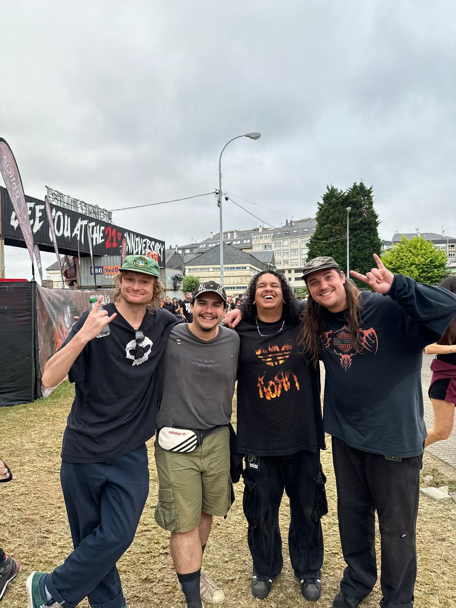 DriadeBand's tweet image. El mayor Fanboy de @splitchainband aquí presente señores, trabajando en bangers JAJAJAJAJAJA