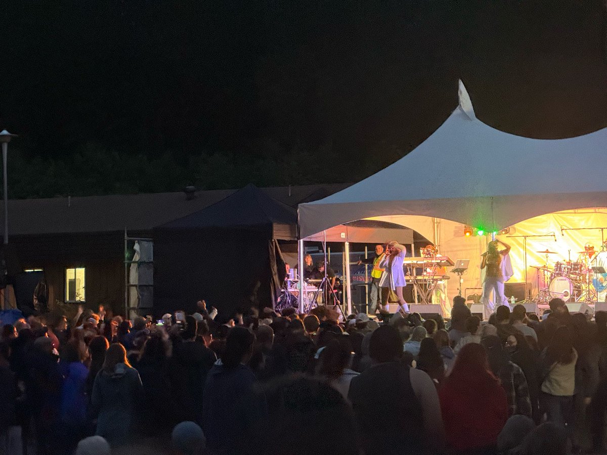 ClaireRattee's tweet image. Happy Canada Day! 🇨🇦
The weather might not have cooperated this weekend, but it certainly hasn’t dampened anyone’s spirits!
It’s been incredible to see such strong turnout at community events across the riding—from concerts and fireworks to family activities and local markets.…