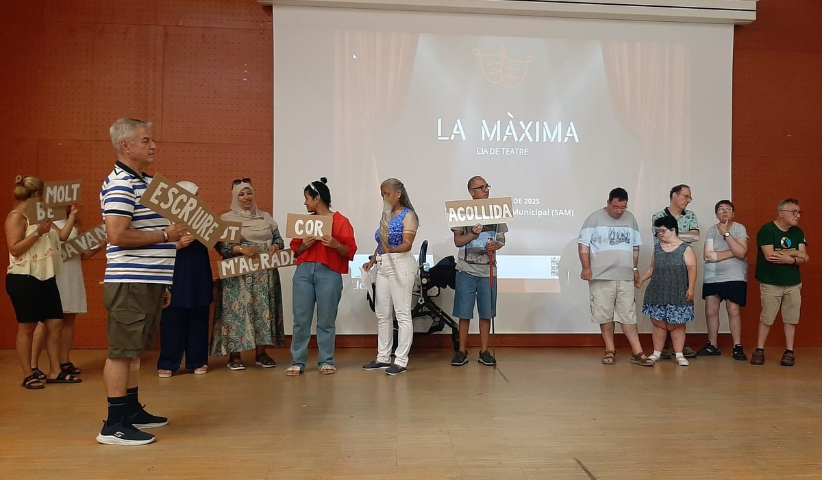 308 persones nouvingudes assisteixen a les formacions del SAM sobre llengua, entorn laboral i ciutat.
Lliurament de certificats a l'alumnat del circuit de primera acollida.
Actuació de La Màxima i alumnat del SAM sobre la complexitat del procés migratori.

paeria.cat/ca/actualitat/…