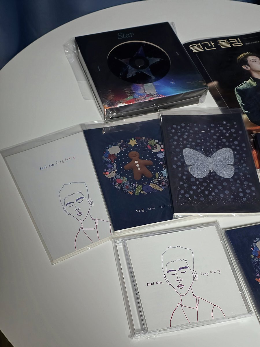 Georaeyong0708's tweet photo. [폴킴 앨범 일괄 판매]
[Paul kim SELL]

1. HER 미니앨범 (가사집 포함)
2. 정규 2집 마음 하나 (가사집 포함)
3. Star 미니앨범
4. Song diary 미니앨범 (가사집 포함)
5. 월간 폴킴 (팬클럽 기프트)

가격 SET 9.8 (+ 일택 0.5)

구매문의는 오카
https://t.co/7JvZB5rp9m

폴인럽 콘서트 팬미팅 https://t.co/g5rDPiOLIe
