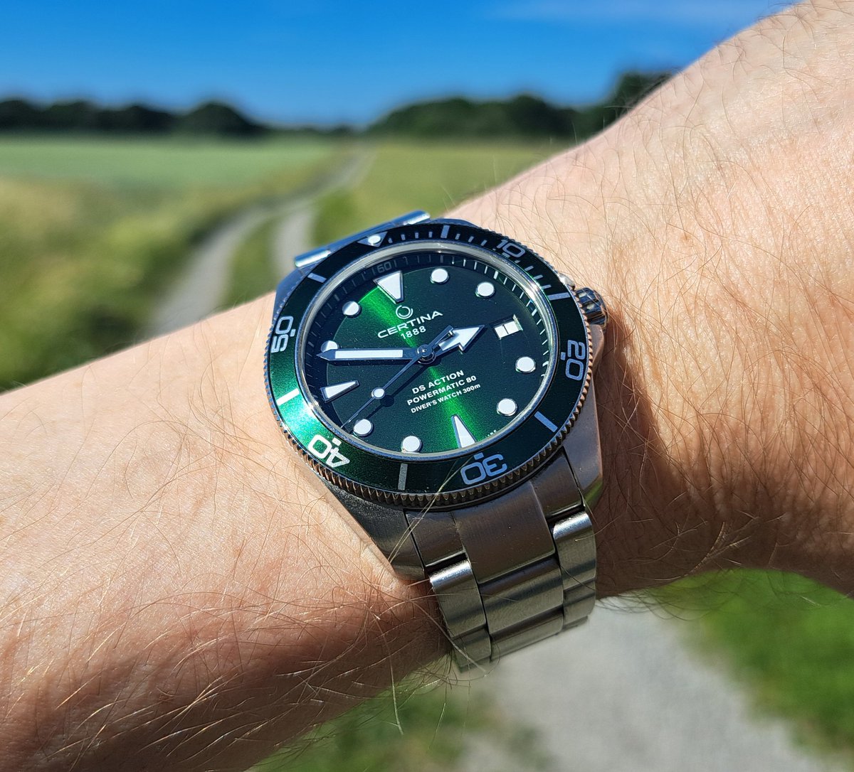 loliism's tweet image. Beautiful day for a walk. 🌞 #certina