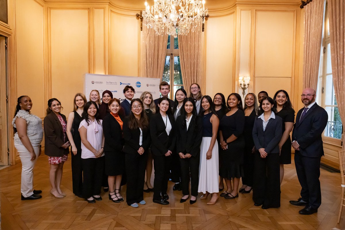 MIC_Exchanges's tweet image. The future of U.S. diplomacy depends on agile, well-prepared leaders. Our 2025 #DiplomacyRISE Networking Reception brought Meridian-Cox Foreign Service Fellows together with diplomats and global affairs experts to build lasting connections and opportunities into the Foreign…
