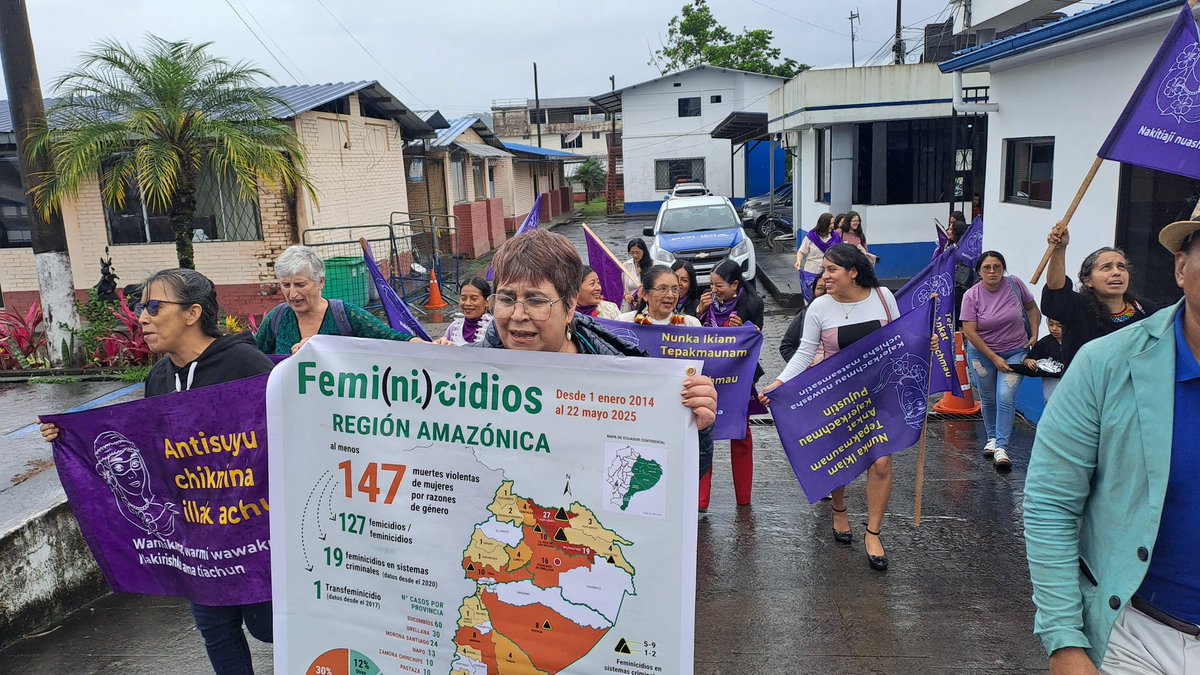 Hoy en #Macas vamos en ranchera por una Amazonía Libre de Violencia. 

¡No más mujeres ni niñas tristes!!!