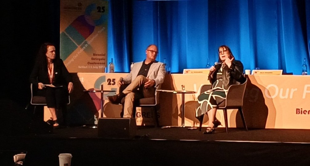 TUCGlobal's tweet image. &apos;ETUC is mobilising and supporting unions to build solidarity to fight against far right attempts to divide workers 

EU must support decent jobs, public investment and fair pay to address workers&apos; concerns&apos;

@EstherLynchs @etuc_ces @ICTU Congress panel w @nowak_paul @LizShuler