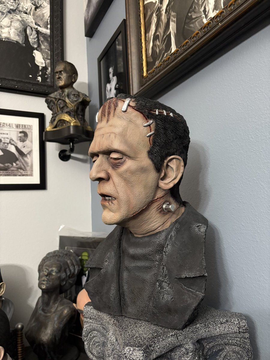 Joey_M_66's tweet photo. Life size Boris Karloff Frankenstein Monster from @goblackheart sculpted by Mile Hill and painted by me . https://t.co/hynYCl3hof