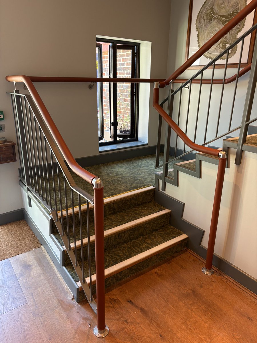 Hide and Stitch tweet media