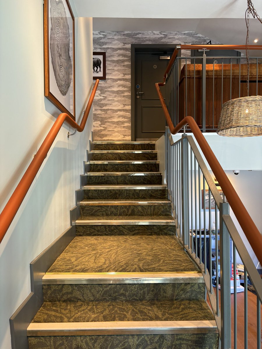 Hide and Stitch tweet media