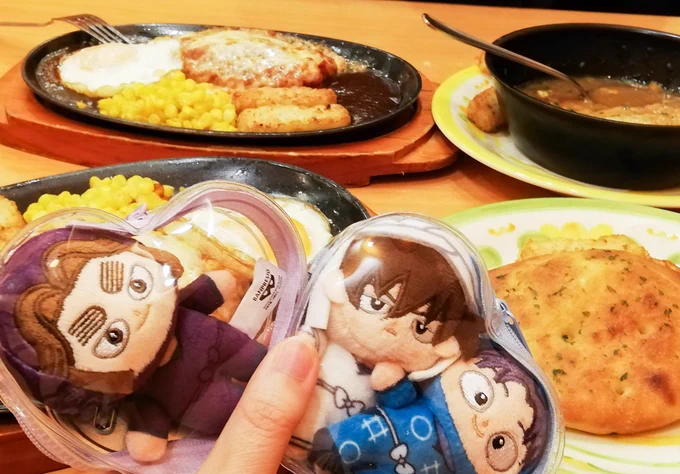 友だちとサイゼ行ってうちの子見せびらかして忍ミュ鑑賞して布教してきた!オタクタノスィ~~~~~~