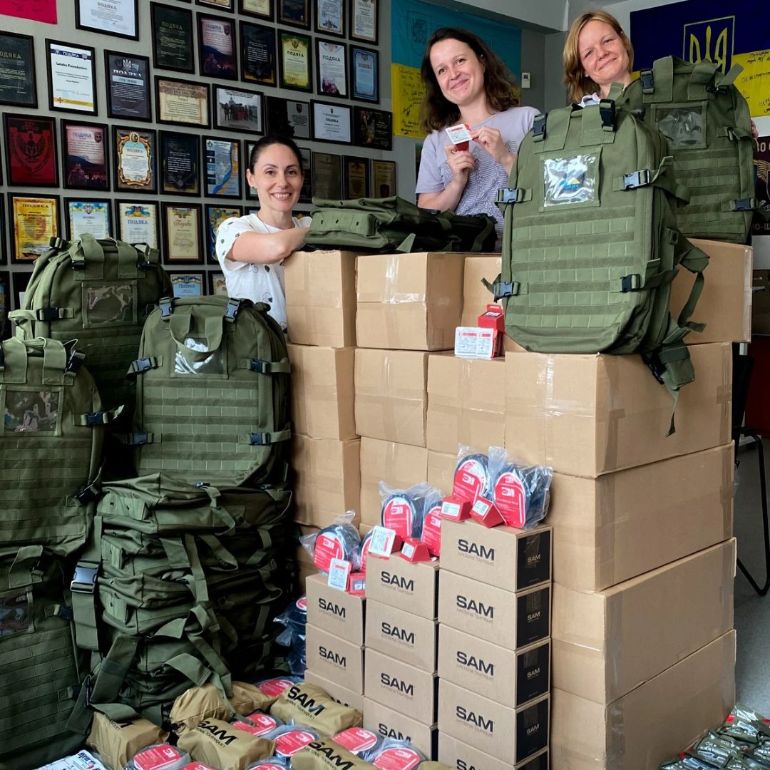 Leleka_FDN's tweet image. Another lifesaving shipment arrived in Ukraine from the US. Thanks to your support + our partnership with @epam_ukraine , our Ukrainian team received vital tactical med gear for frontline medics.
Together, we save lives. 💛💙
#LelekaFoundation #SupportUkraine #BackpacksOfLife20