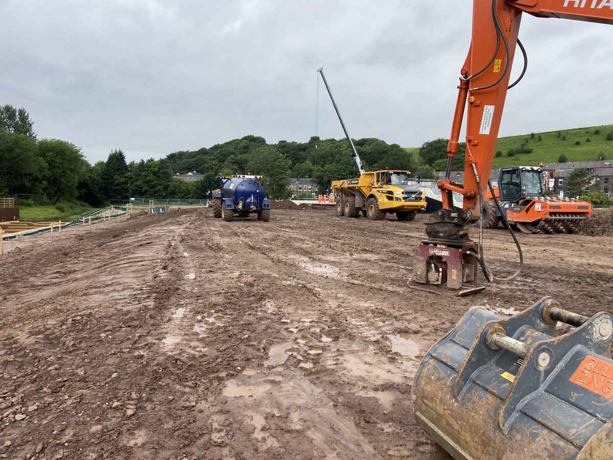 Work progressing well today on a flood alleviation project we are working on in North West of England  ..clay import meeting spec and going down well …great work by our contract management and site team👍👊