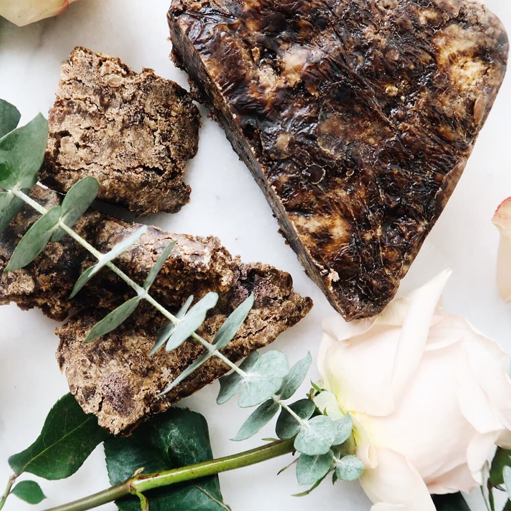 rafamall's tweet photo. "Shea butter, black soap, neem leaves… Why buy skincare when nature perfected it centuries ago?🤩🎊🎊🎊☘️
#sheabutter #blacksoap
#neem #gonatural #leafyourlife https://t.co/HiO31uie6K
