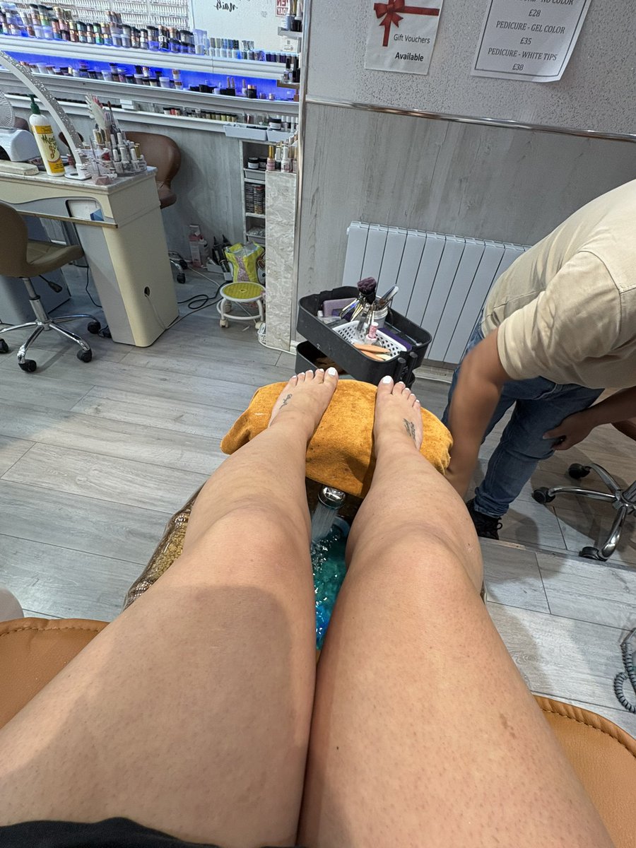 Who’s paying?! Birthday nails incoming!