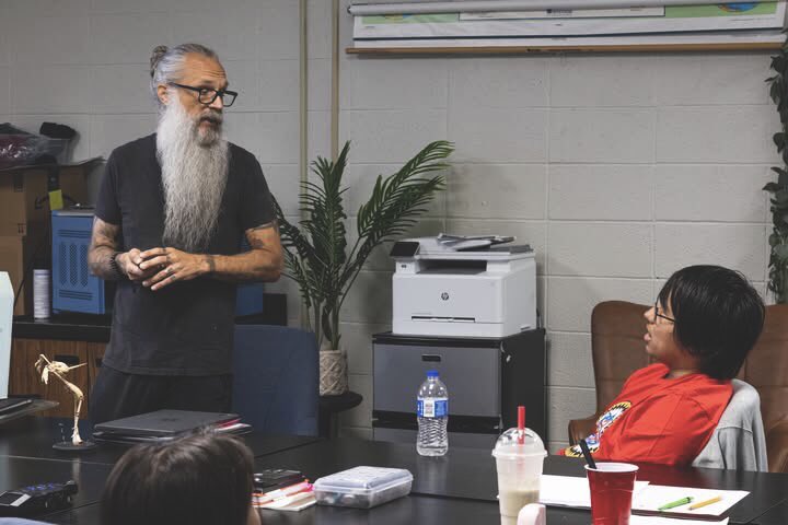 I had a great time yesterday visiting Winnebago High school and talking with the young native storytellers in this summer’s Wōrak Horak Youth Film Camp. Such wonderful and creative spirits in the group, sure to grow up and be a voice for their generation.

🙏❤️