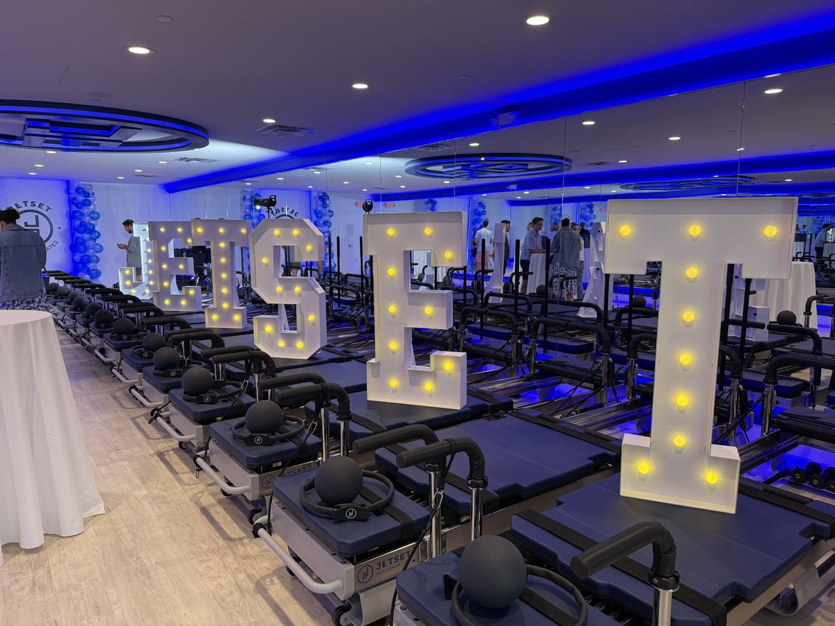 BlakeCommercial's tweet photo. JETSET Modern Pilates now open at 98 Central Street, Wellesley, MA. #blakedeal #cre pleasure working with @LinearRetail. More locations to come! https://t.co/HI0YcYGY5o