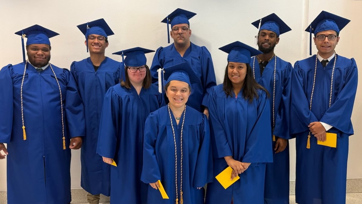 Congrats to the inaugural class of Project EDGE graduates! 🎉 The program at <a href="/ManateeTech/">MTC</a> is empowering students with intellectual disabilities through hands-on learning and industry certifications. 

Find out more at manateeschools.net/goodnews #ManateeSchoolsGoodNews